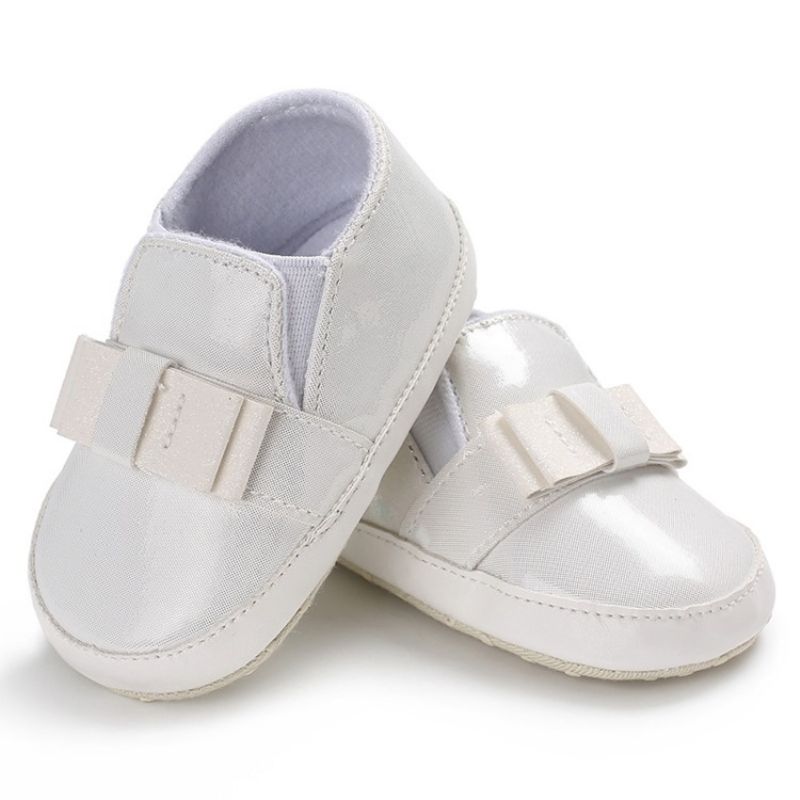 Buty Malucha Z Gumką W Kształcie Kokardki
